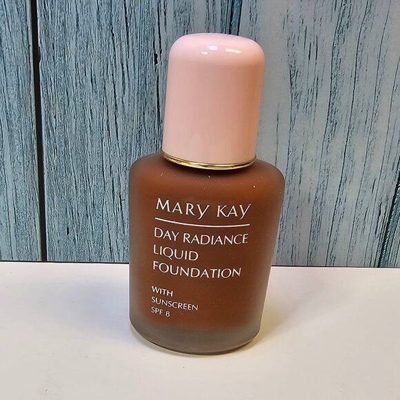 Mary Kay Day Radiance Liquid Foundation Mahogany Bronze #5761 - NIB Old Stock - Picture 2 of 8